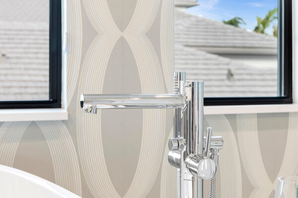 APX 505 Lynx PBA tub faucet